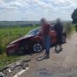 O mamă și doi copii, răniți după un accident provocat de un șofer de 19 ani, care a ieșit pe E 85 fără a se asigura