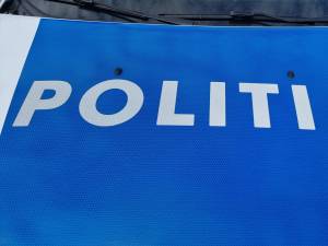 A încercat să facă schimb cu soția la volan după ce au fost urmăriți de polițiști. Nici unul dintre ei nu avea permis