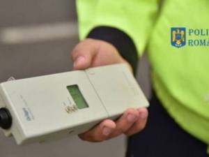 Ruptă de beată și fără permis, o șoferiță a luat la țintă tot ce i-a ieșit în cale