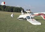 Un avion ultrauşor s-a răsturnat după o aterizare forţată lângă Aeroportul Suceava