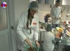 Studenţi şi masteranzi ai Facultăţii de Inginerie Alimentară, cofetari în scop caritabil