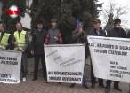 Câteva zeci de poliţişti protestează în faţa sediului instituţiei din Suceava