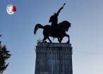 Soclul celei mai înalte statui ecvestre din România va fi reabilitat „în regim de urgență”