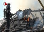Un incendiu a afectat un atelier auto și o hală din cartierul Burdujeni