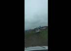 Un contrabandist urmărit cu focuri de armă a abandonat maşina cu ţigări de 350.000 de lei în albia pârâului Suceviţa